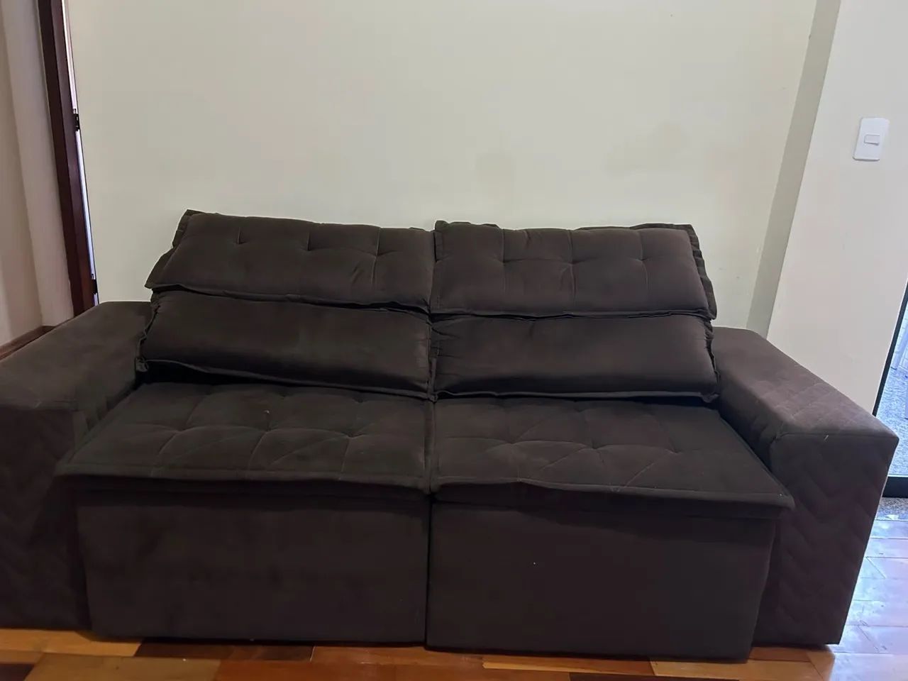 Sofá retrátil 2 lugares usado. - Foto 4