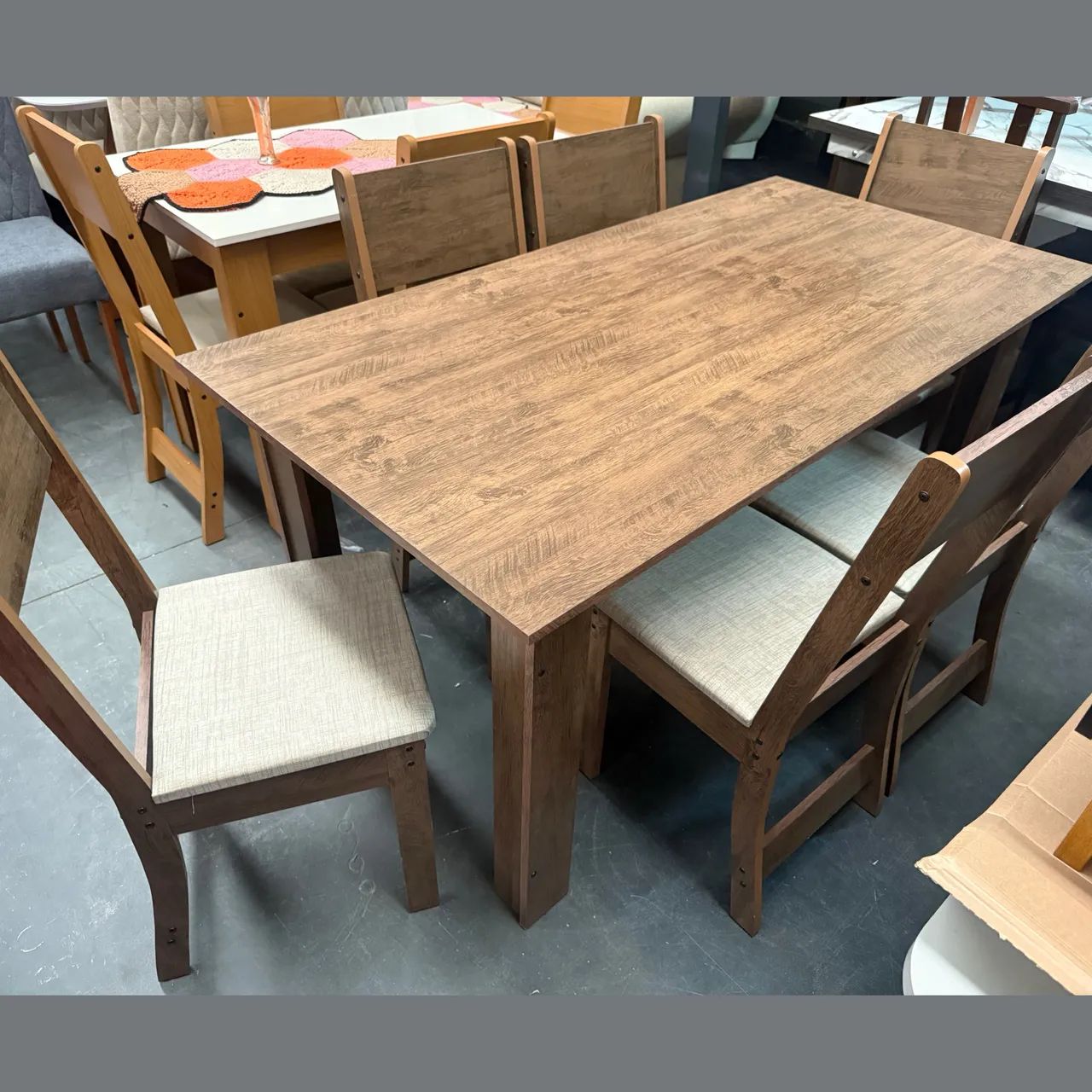 Mesa com 6 cadeiras - entrego Curitiba e região 