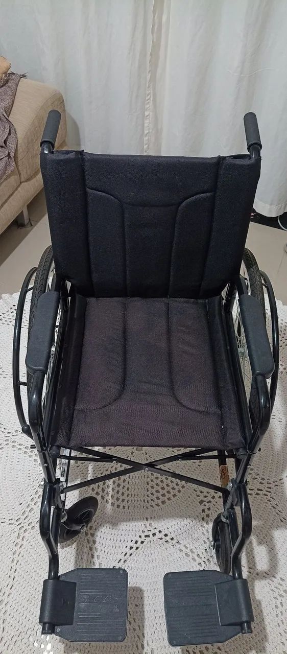 Cadeira de rodas adulto. - Foto 4