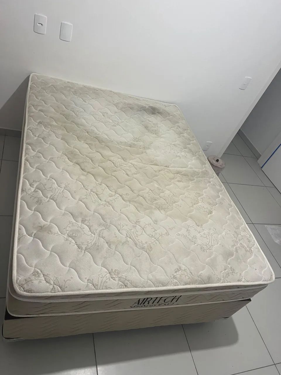 VENDENDO RÁPIDO URGENTE: Cama Box Casal Ortobom Airtech (Molas Ensacadas)! - Foto 3