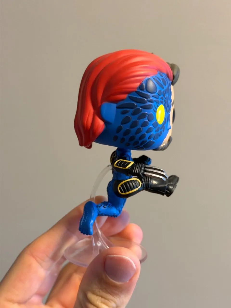 Funko Pop Mistica como Wolverine #217 (SEM CAIXA) - Foto 4