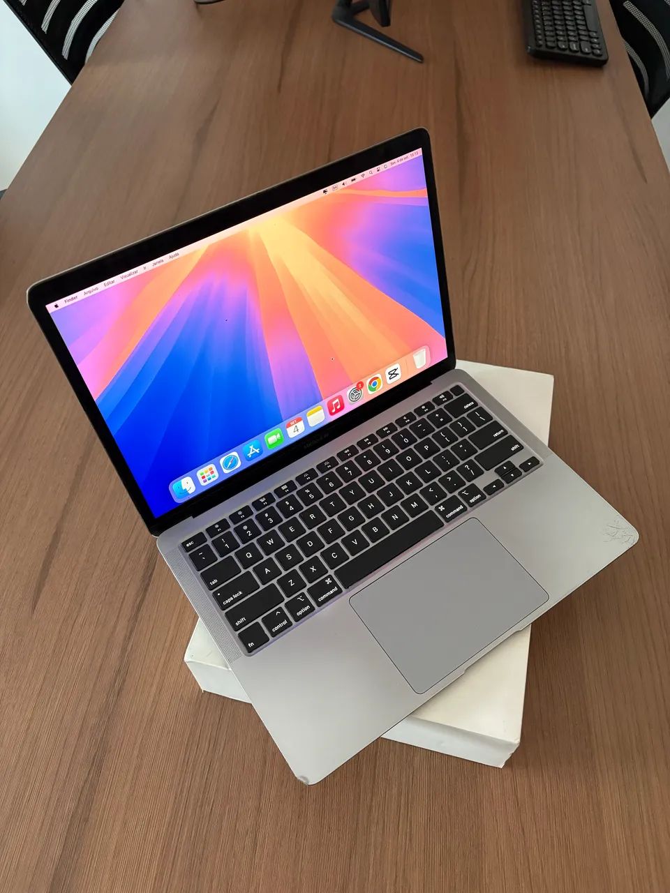 MacBook Air 13? Retina 2020 | Intel i3 | 8GB RAM | Caixa Original