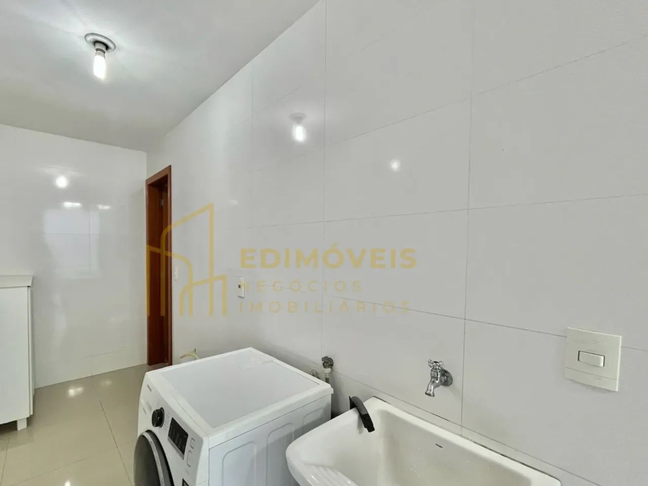 Espaço e Funcionalidade: Casa com 3 Quartos em Morada de Laranjeiras - Foto 2