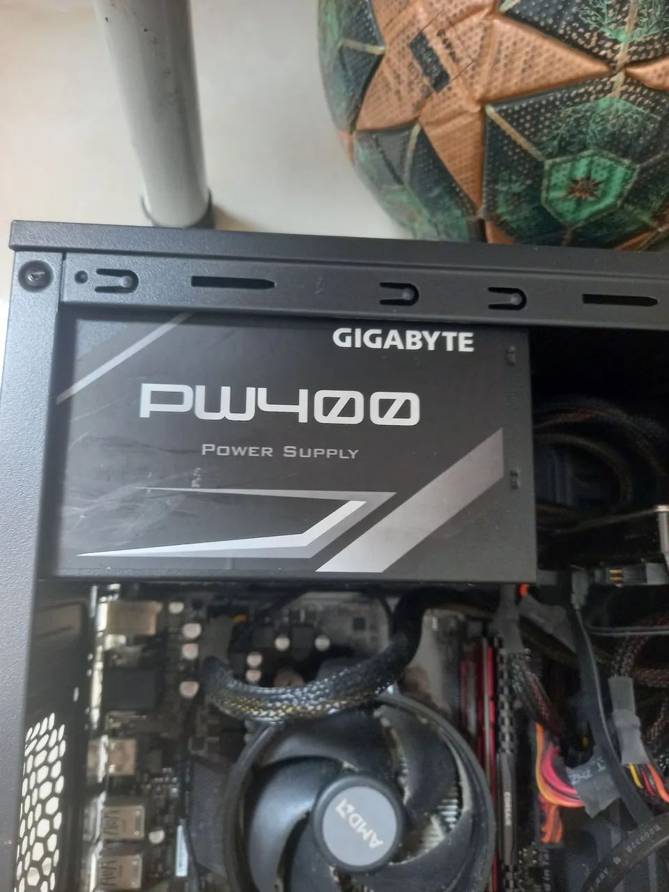 VENDO DESKTOP-AMD RYZEN 3 2200G 16 GIGAS DE RAM - Foto 3