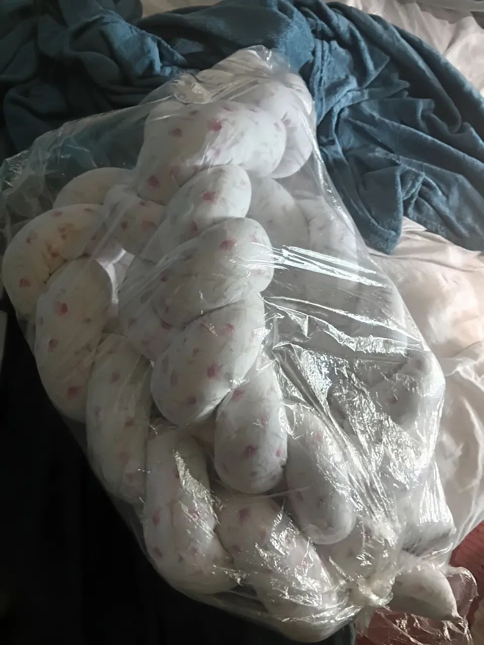 VENDENDO BENÇO E NINHO E COMODA E FOGÃO SEMI NOVO .  - Foto 2