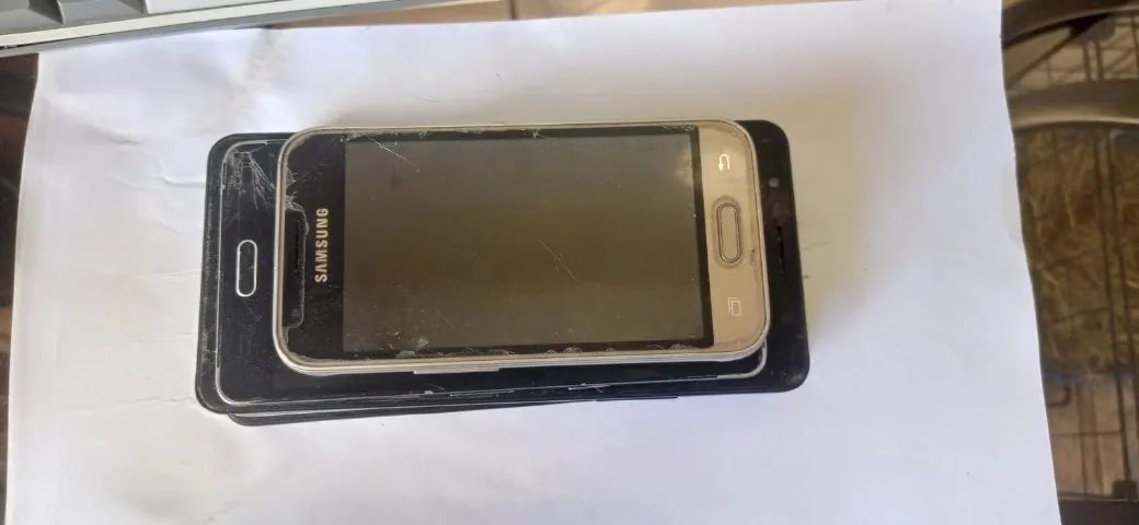 Lote com 5 Celulares Sucata - Para Retirada de Peças / Defeito