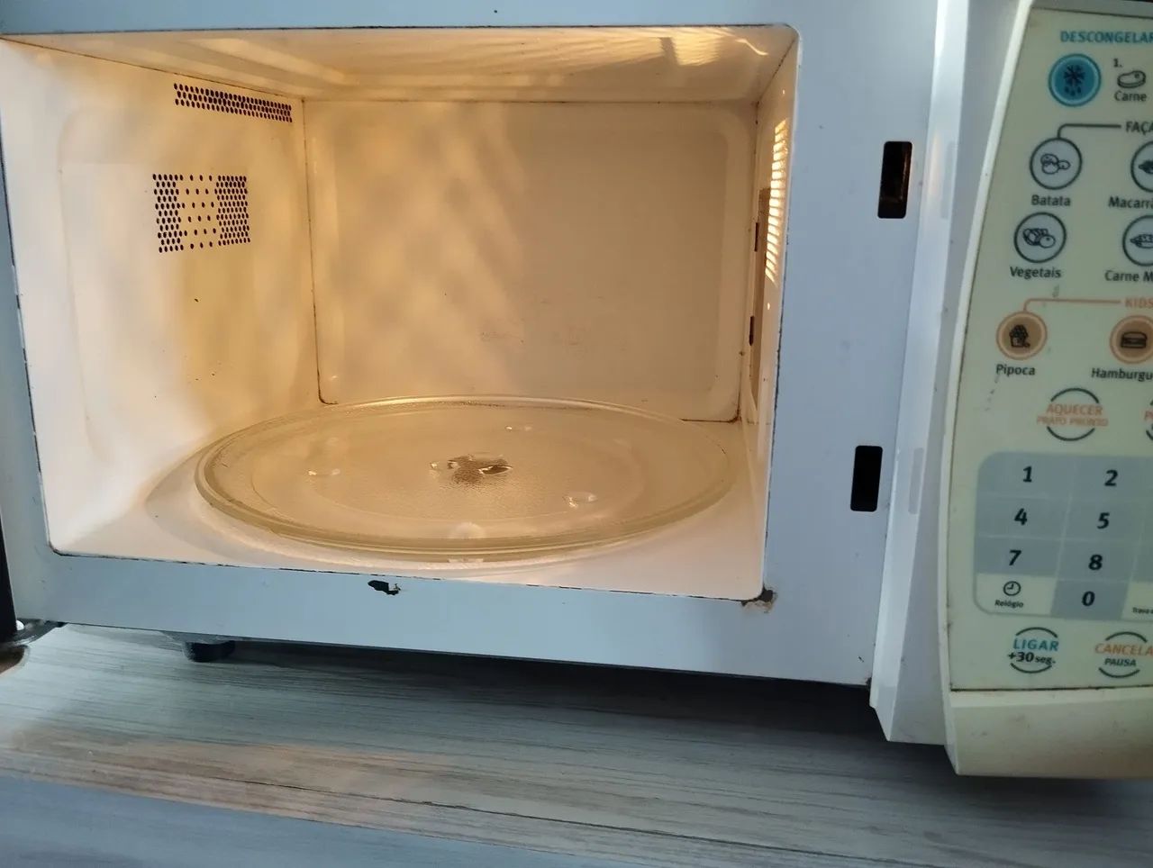 Micro-ondas Electrolux MEF28 127V - Foto 3