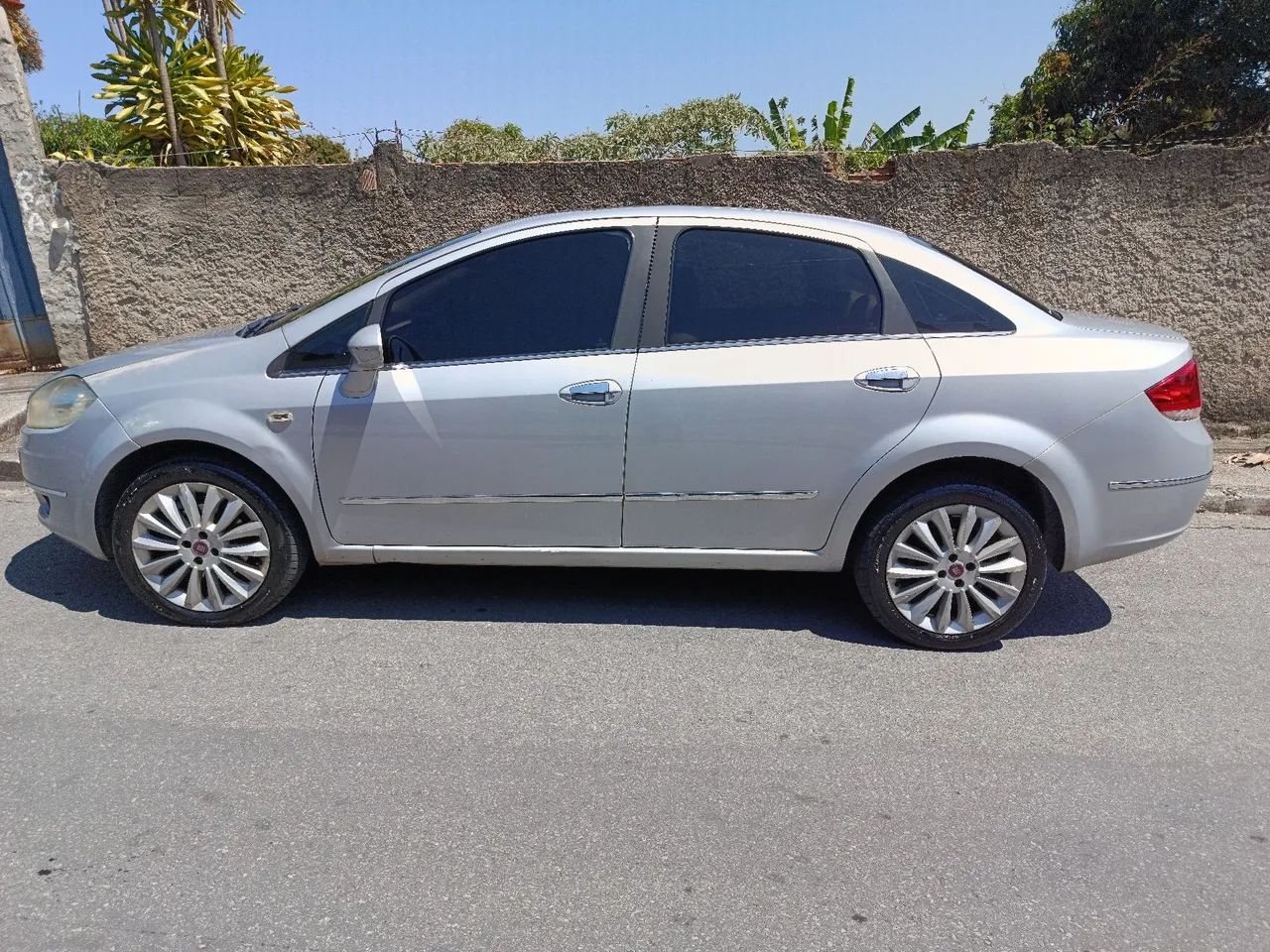 Fiat Linea Absolute 1.9/1.8 Flex Dualogic 4P 2011