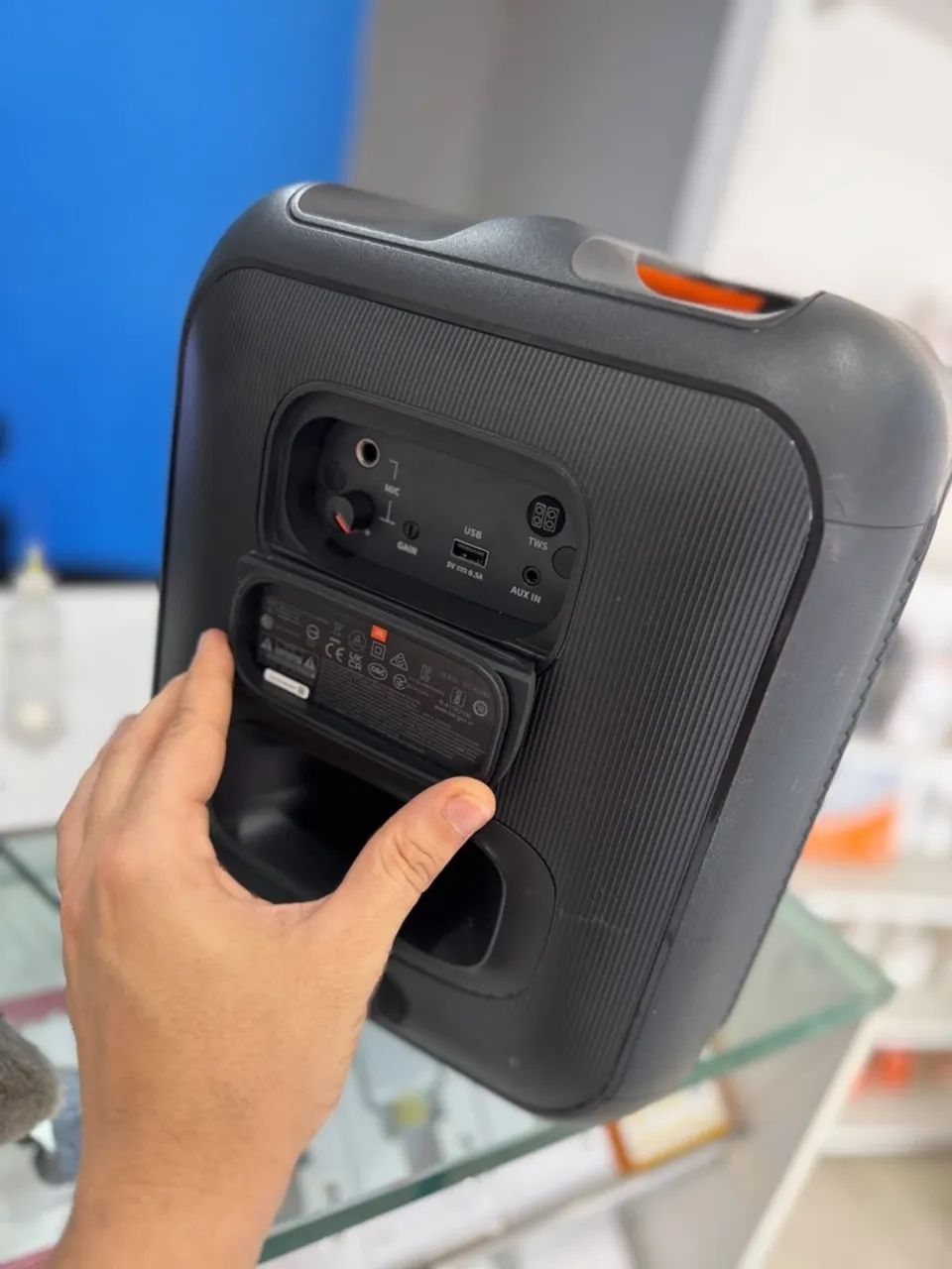  JBL PartyBox Encore 1