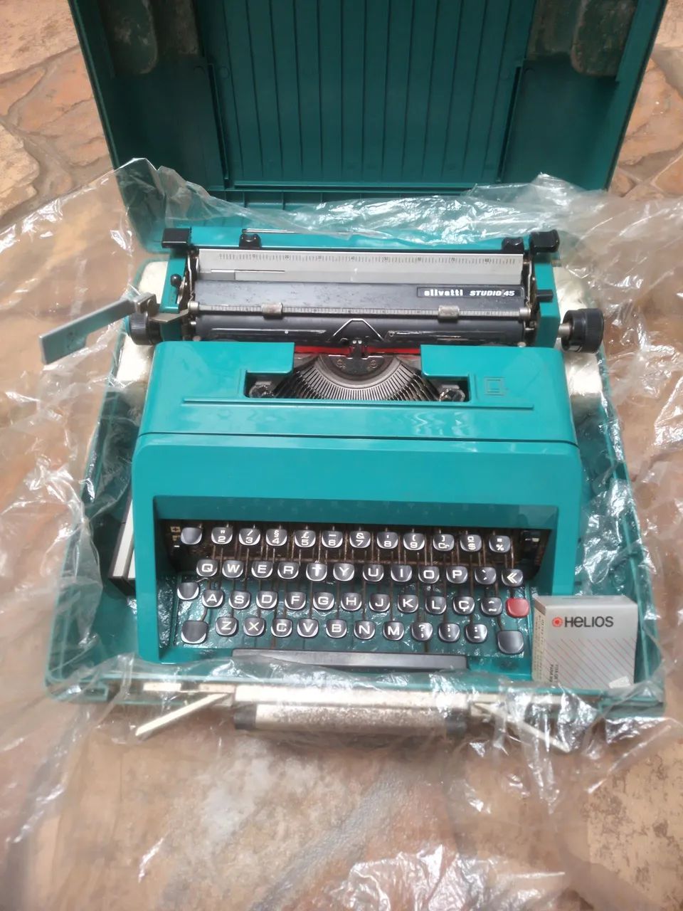MAQUINA DE ESCREVER OLIVETTI STUDIO 45