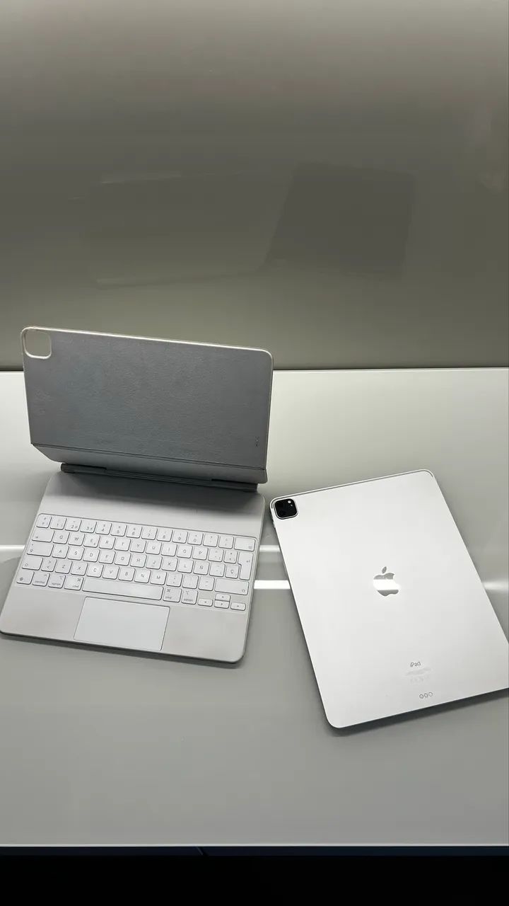 iPad Pro 12,9 polegadas 5a Geração (M1) 128gb + Apple Magic Keyboard - Foto 2