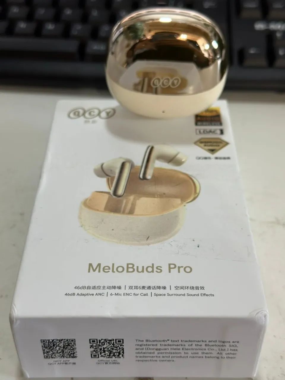 Fone de Ouvido QCY MeloBuds Pro ANC Bluetooth 5.3 Dourado ANC híbrido ...