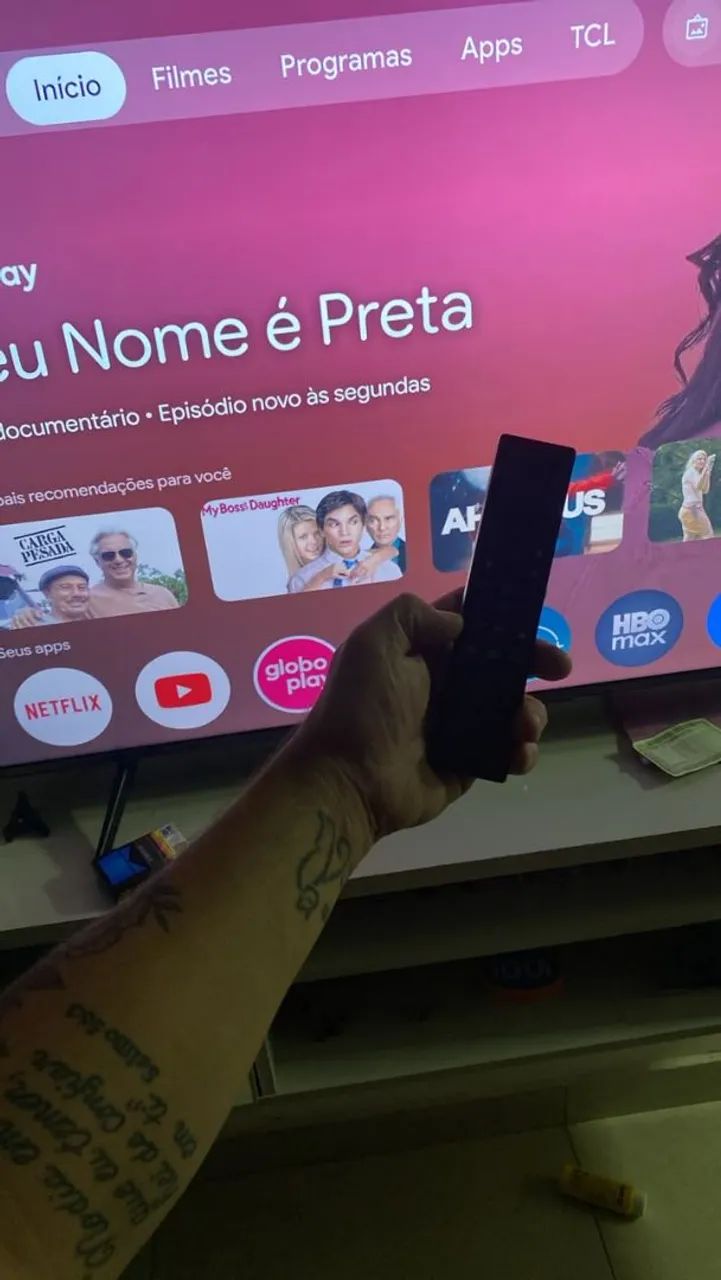 Vendo TV tcl 65 polegadas nova 2025. Tem até plástico nela . Estou desapegado mudar fora  - Foto 2