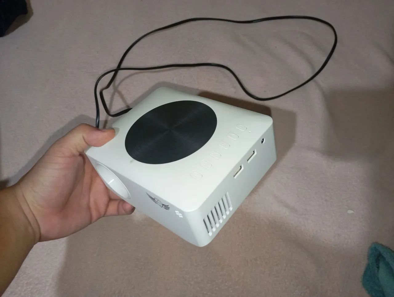 Mini Projetor Portátil Modelo Y2 - Wi-Fi, Espelhamento de Tela e Suporte Full HD 1080p - Foto 4