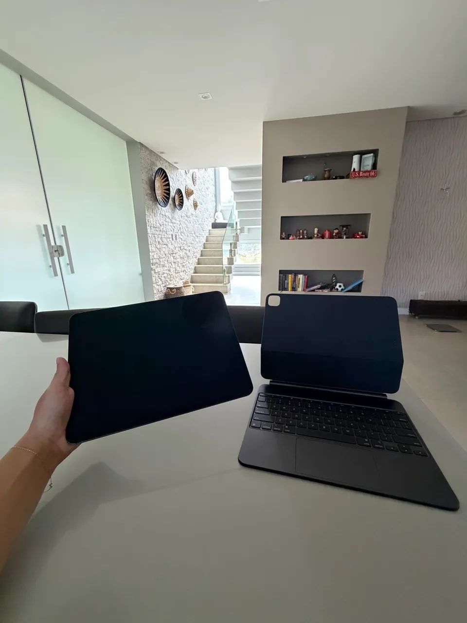 iPad Pro M4 13 256GB + Magic Keyboard + Apple Pencil Pro - Foto 3