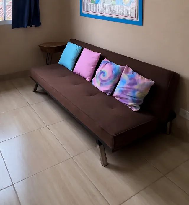 Sofá-Cama 2 Lugares Reclinável em Tecido Suede Marrom - Ótimo Estado