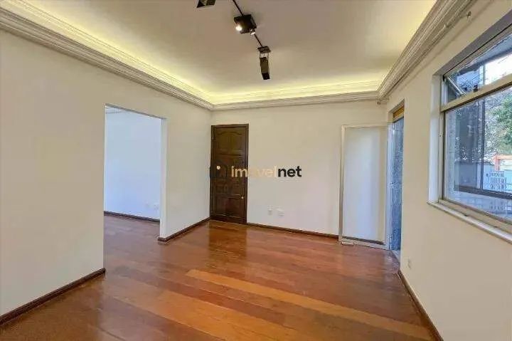 Apartamento 4 Quartos com 3 Suítes e Suíte Master com Varanda para Locação