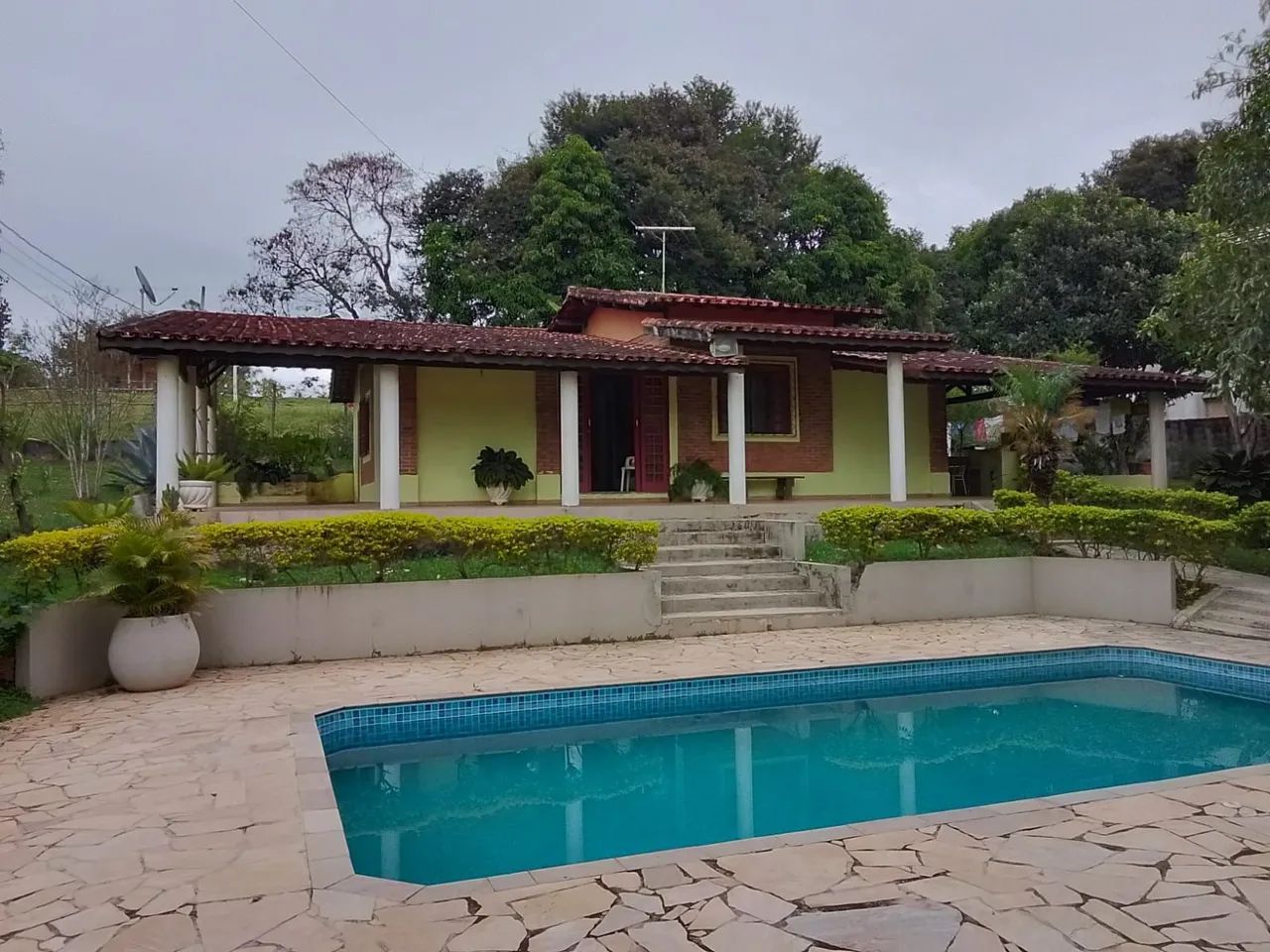Chácara à Venda em Tuiuti - 2.000m² com Piscina