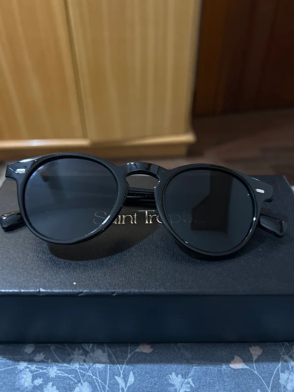 Óculos de sol Saint Tropez preto, nunca usado antes 