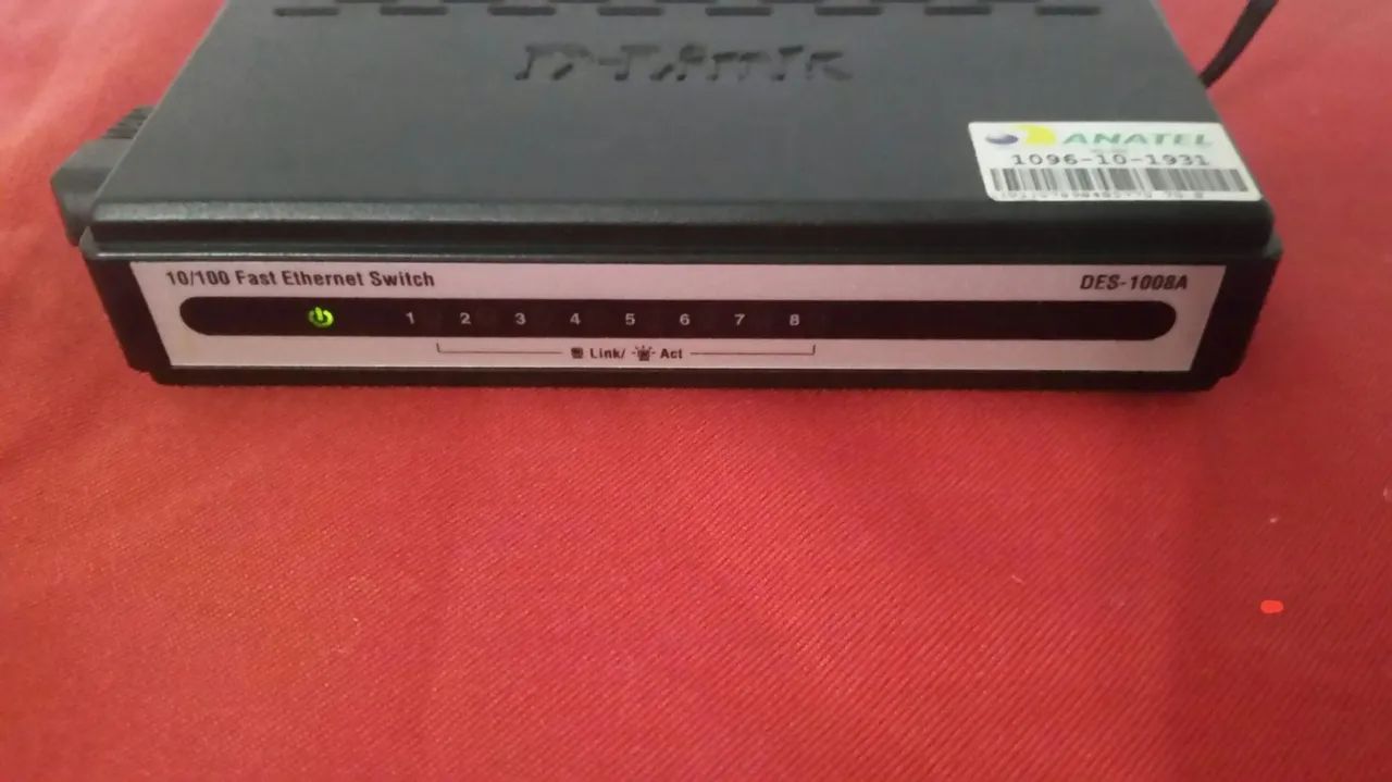 Switch de Rede 10/100 Fast Ethernet DES-1008A405755349341327364