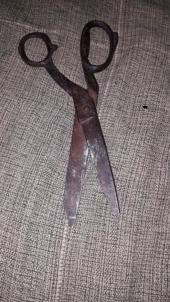 Tesoura antiga de alfaiate