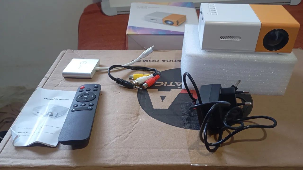 Mini Projetor Led Video Hdmi Yg300 60 Polegadas - Foto 4
