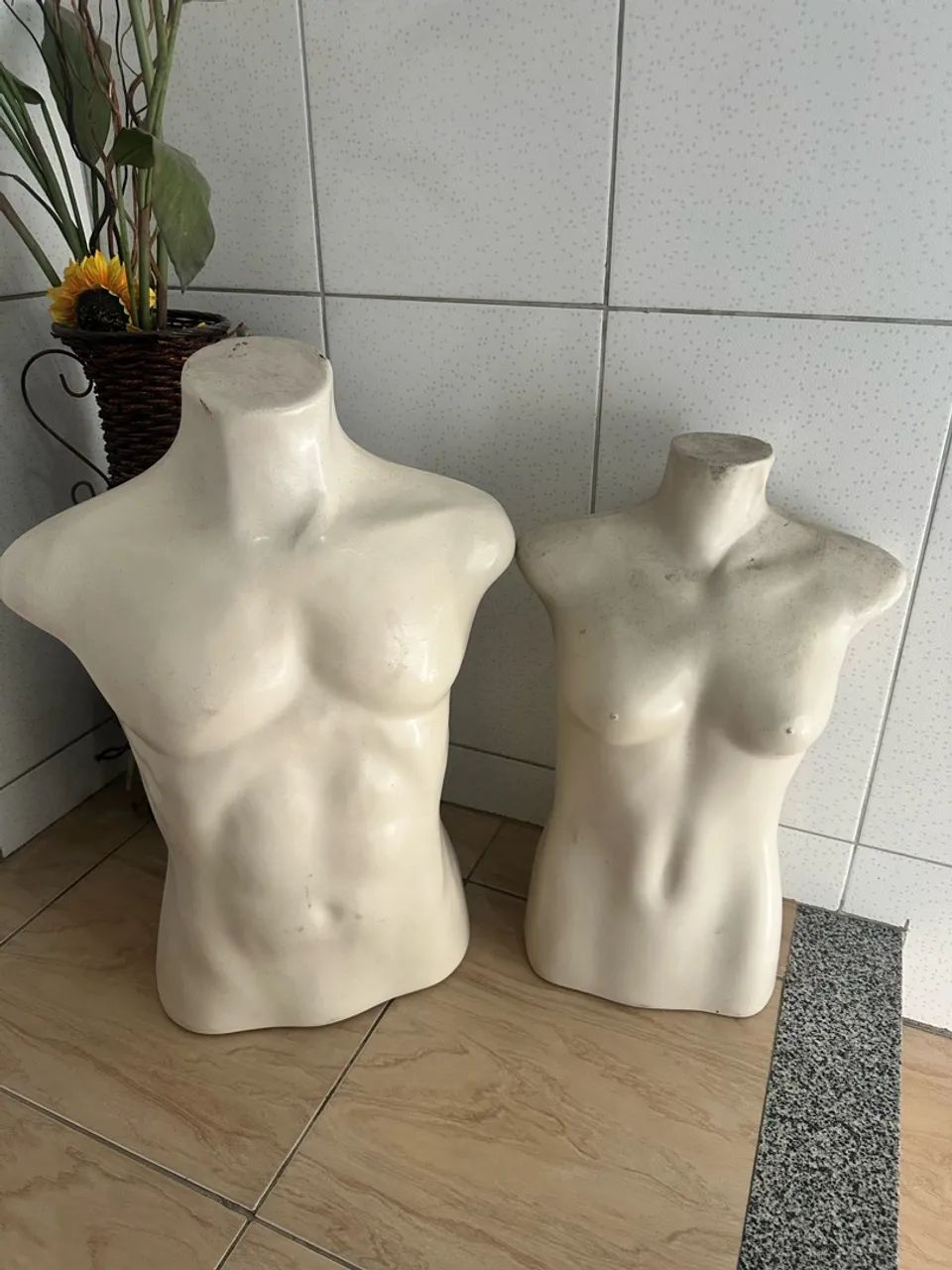 Manequins masculino e feminino 
