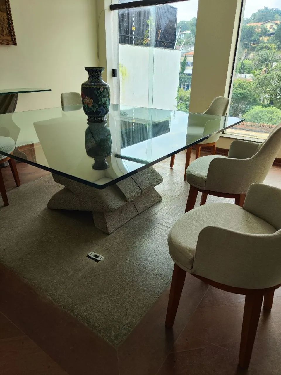 Mesa jantar base pedra com vidro obra arte  - Foto 2