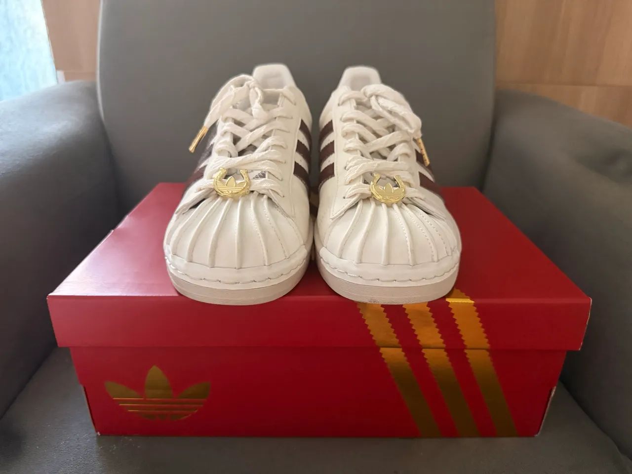 Adidas superstar ano do dragão chinês. 
