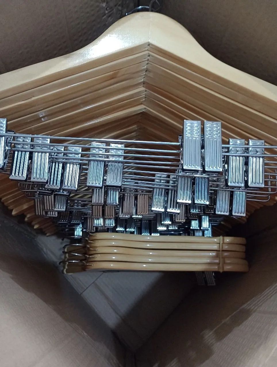 Cabide madeira com presilha  - Foto 5