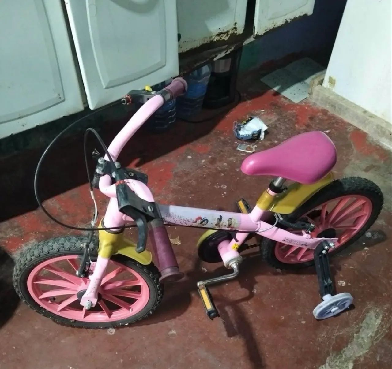 Bicicleta infantil menina das princesas 