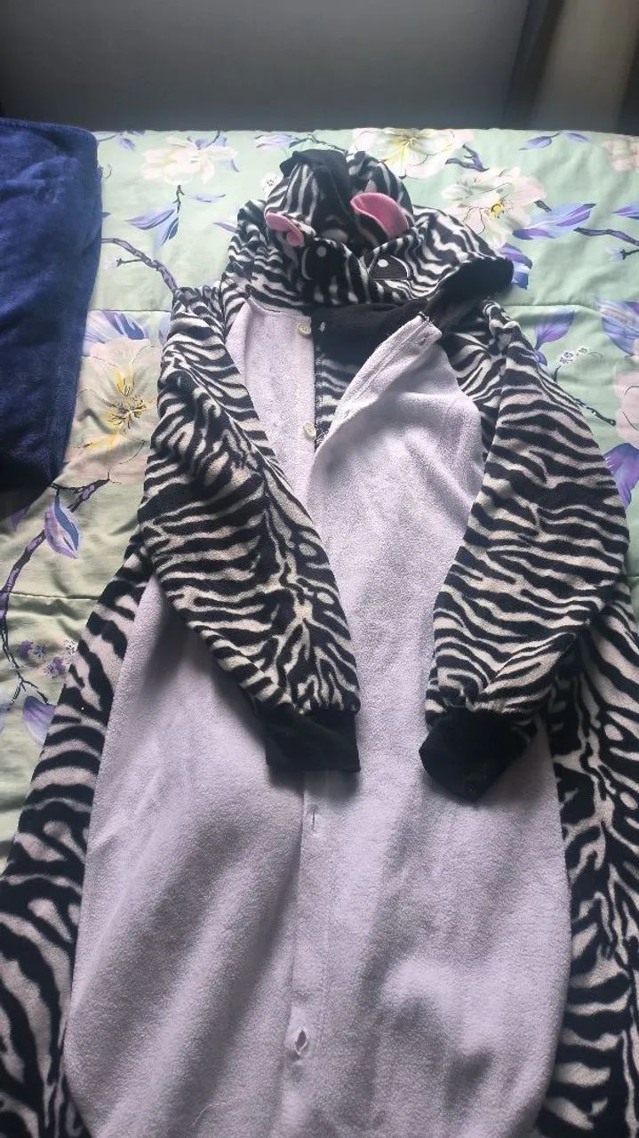 Pijama macacão de zebra