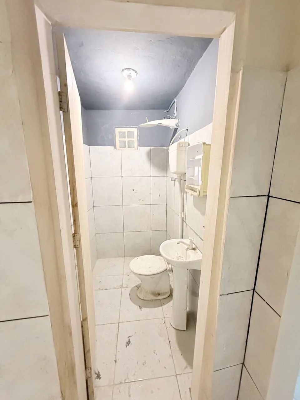 VENDO CASA COM 3 KITNET 