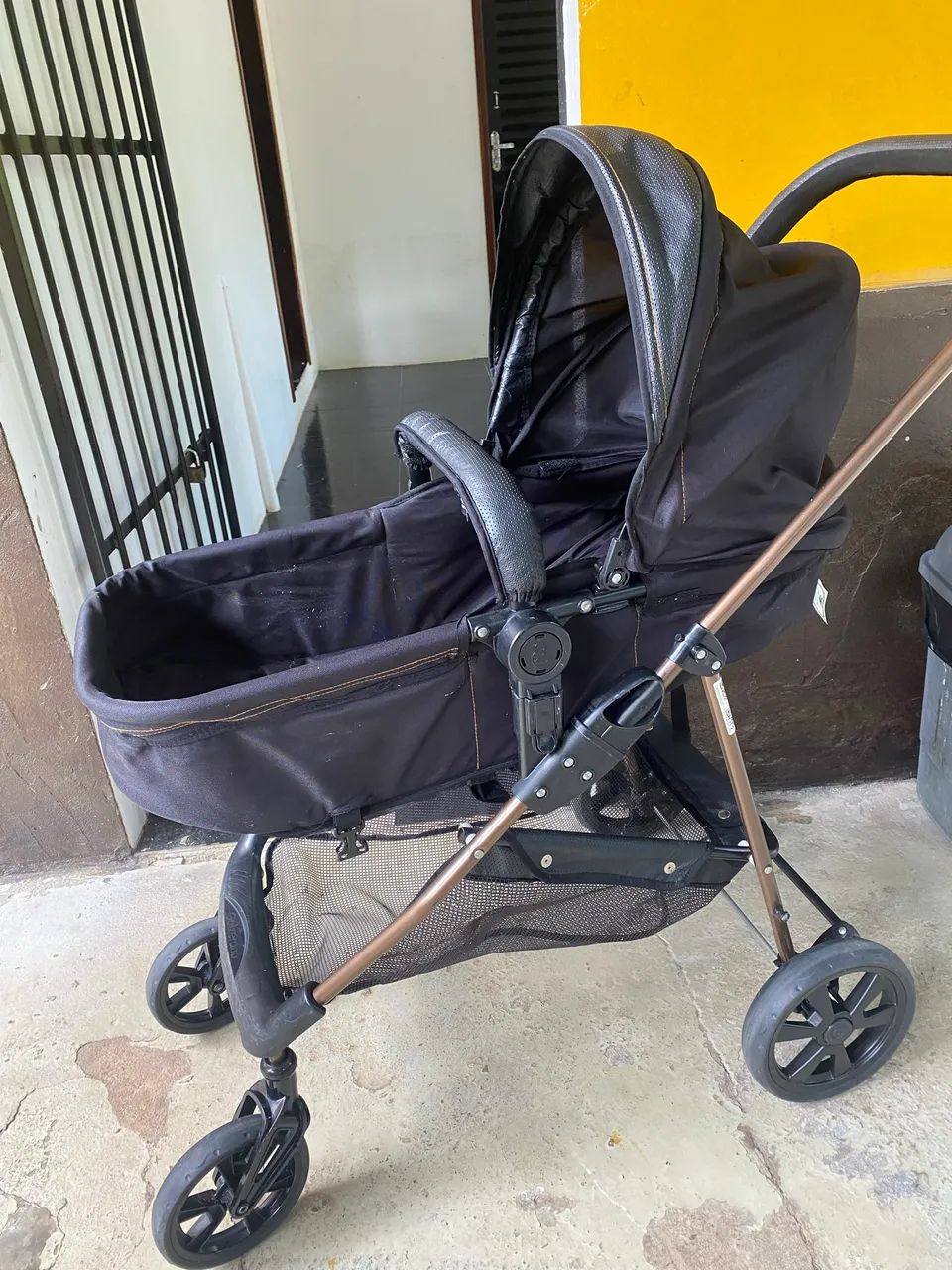 Carrinho de bebê Galzerano 3 em 1 com bebê conforto - Foto 3