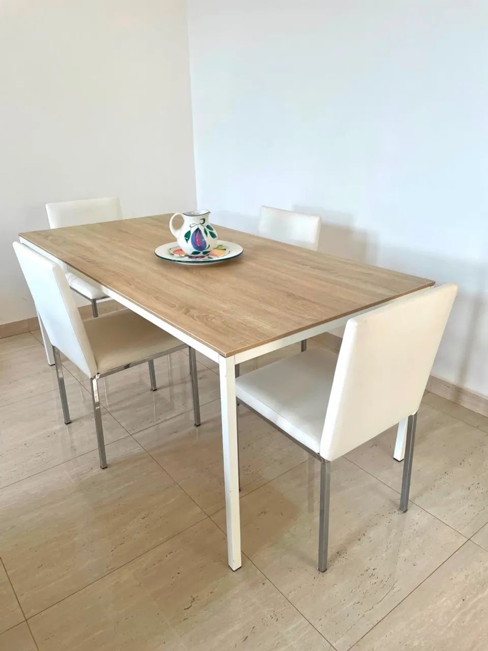 Mesa de jantar + 4 cadeiras