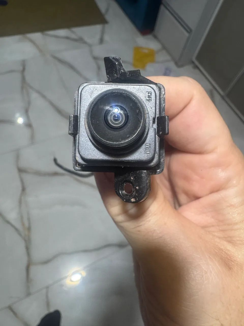 Câmera retrovisor esquerdo BYD Song Pro