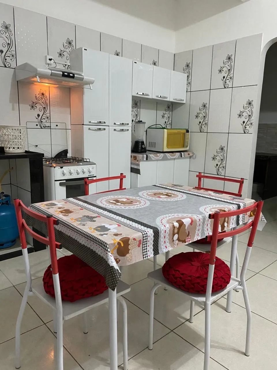Vende mesa com 4 lugares