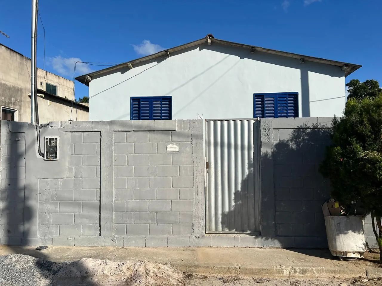Vendo uma casa ou troco 