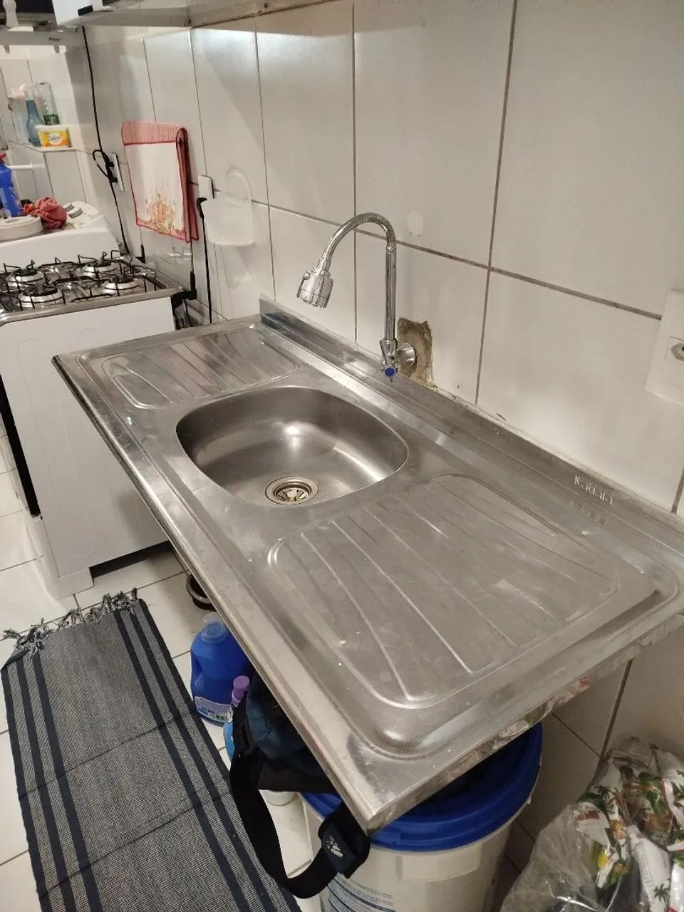 Pia com cuba integrada em aço inox - Foto 3