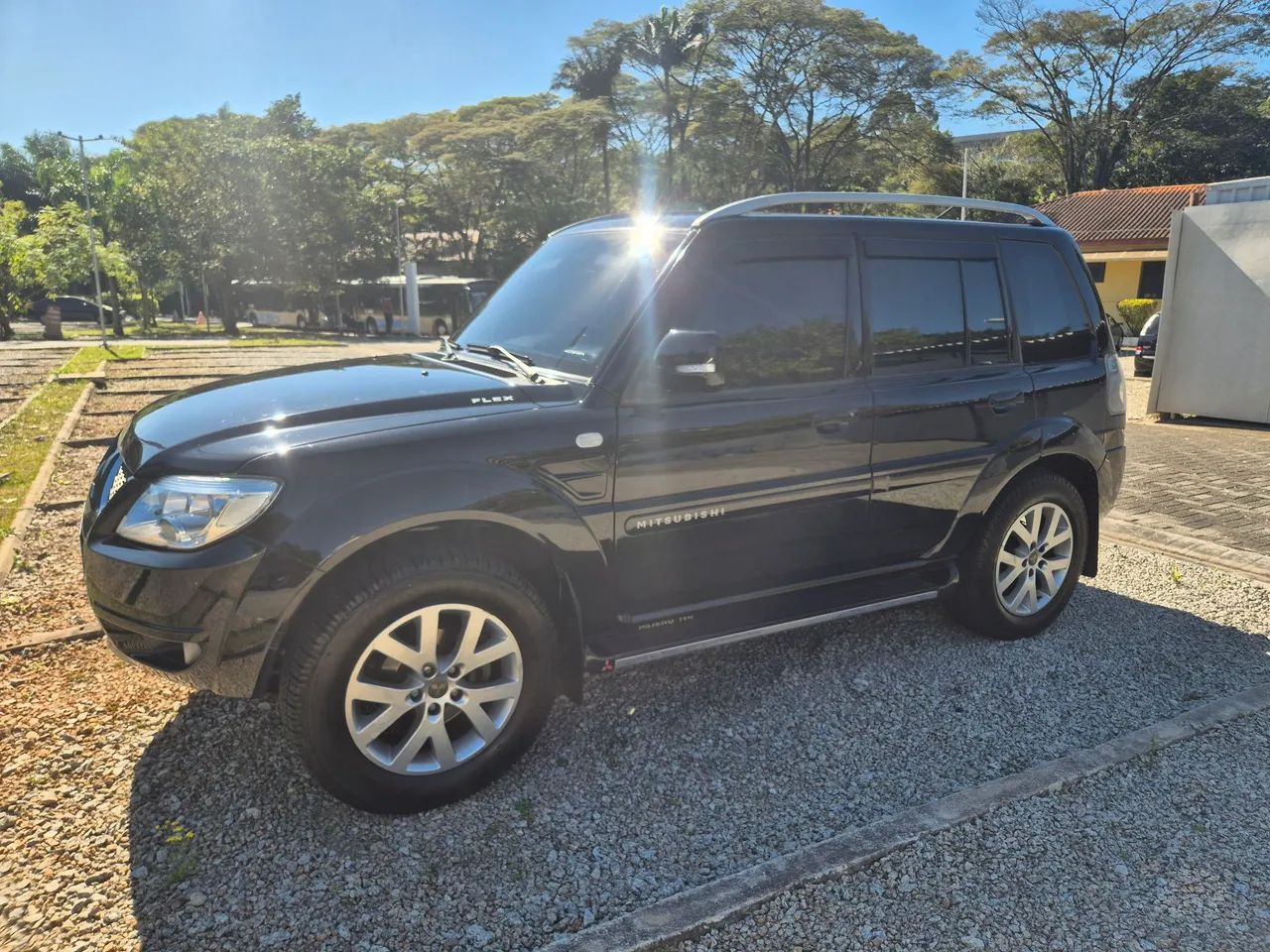 Mitsubishi Pajero 2011