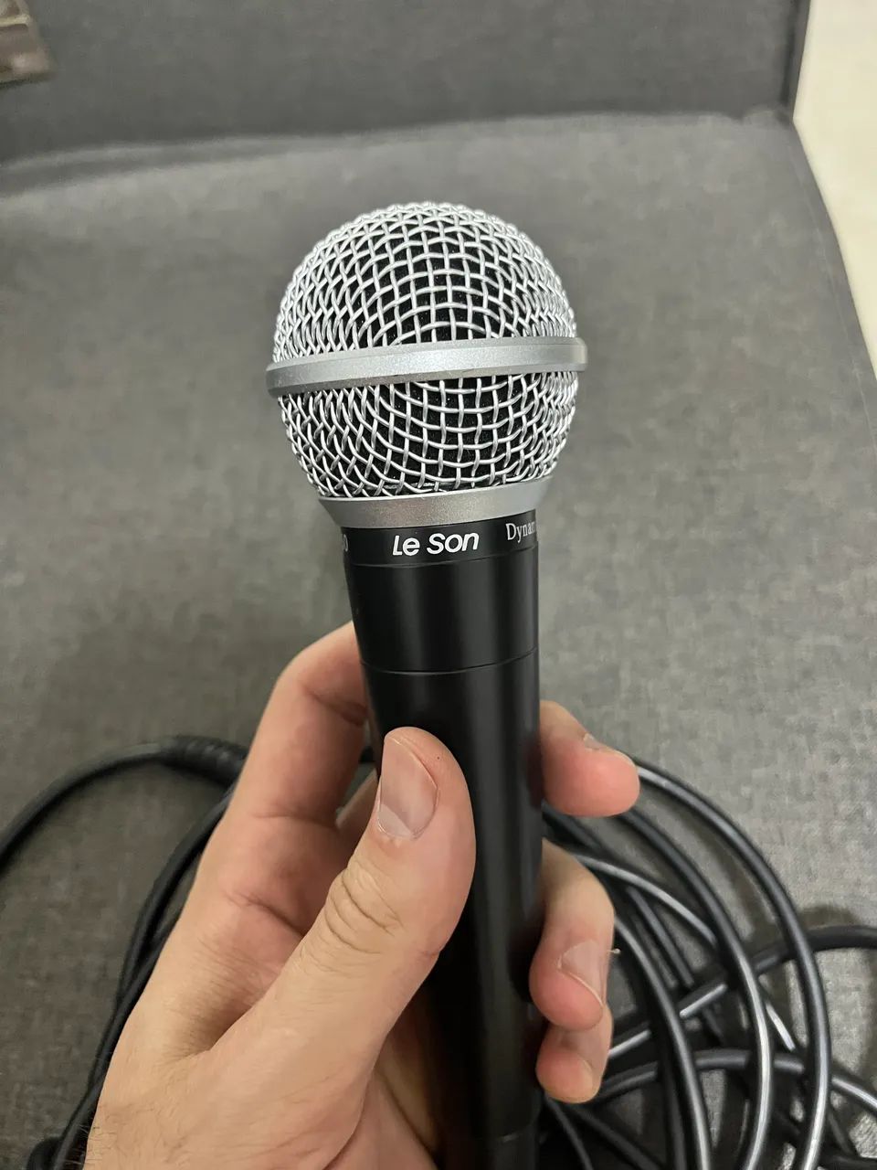 Microfone de fio 