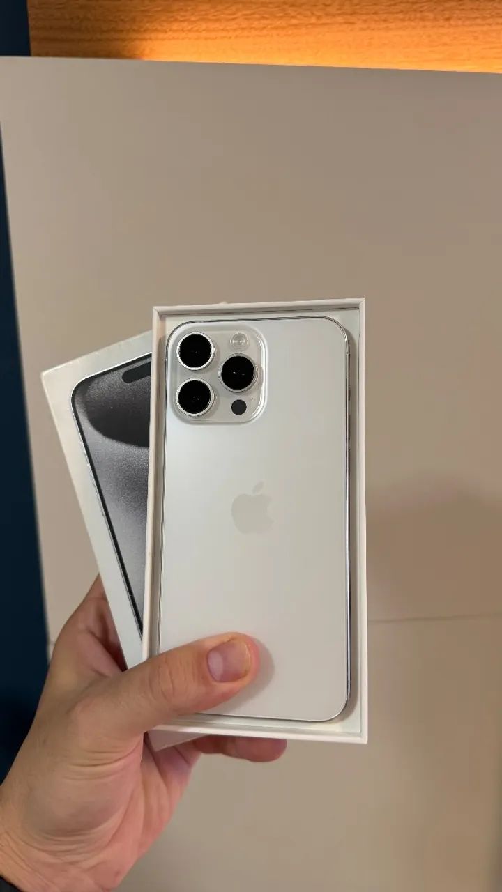 iPhone 15 Pro Max 256GB White Titanium, Seminovo muito bem