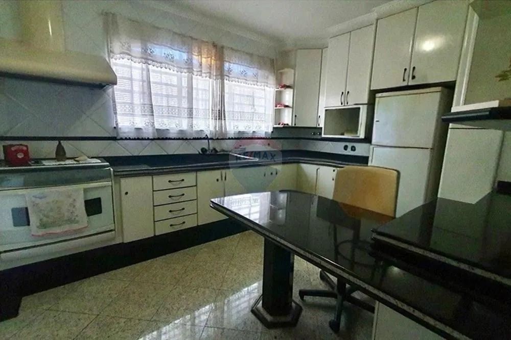 RE/MAX aluga imóvel comercial e/ou residencial, 250 m², com 5 quartos (3 suítes), 3 vagas, - Foto 5