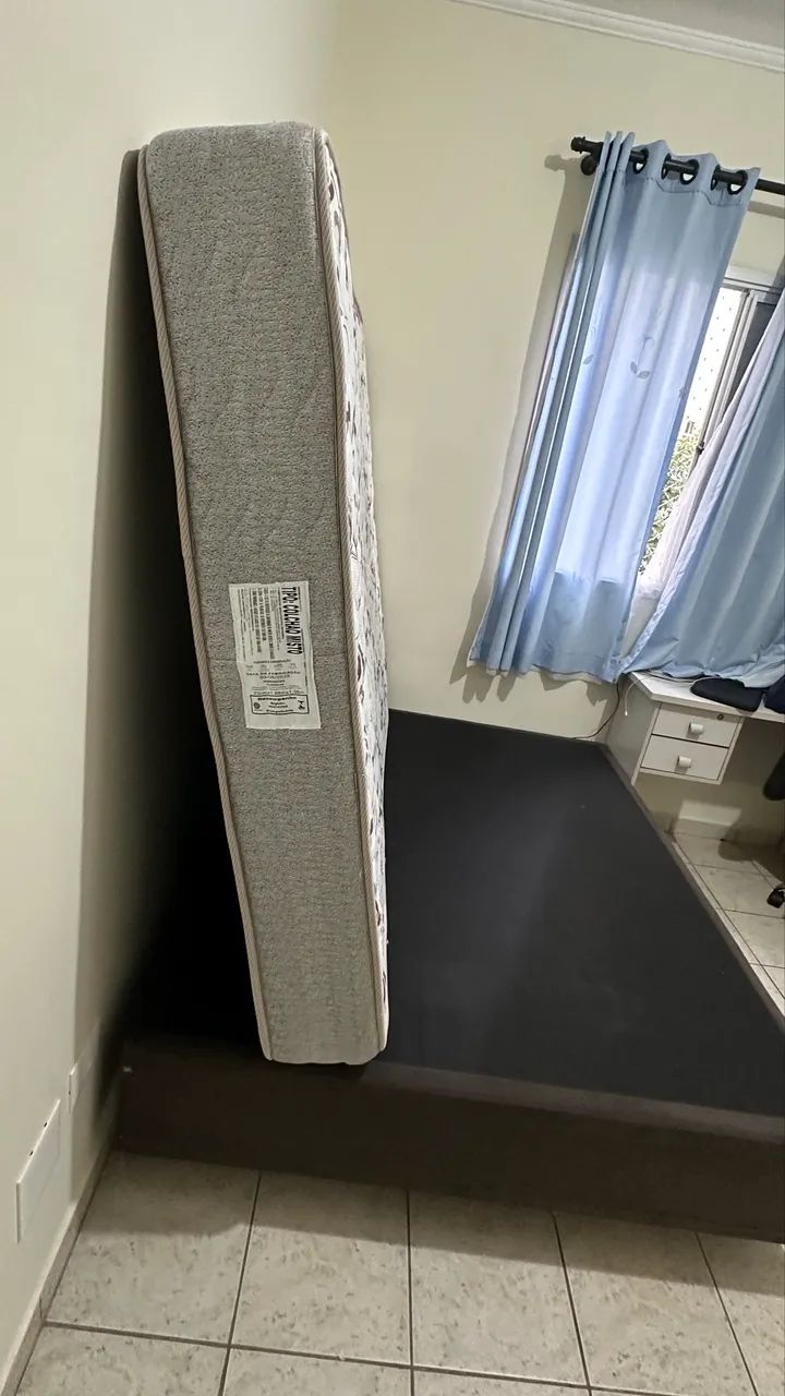Cama box de casal praticamente nova 