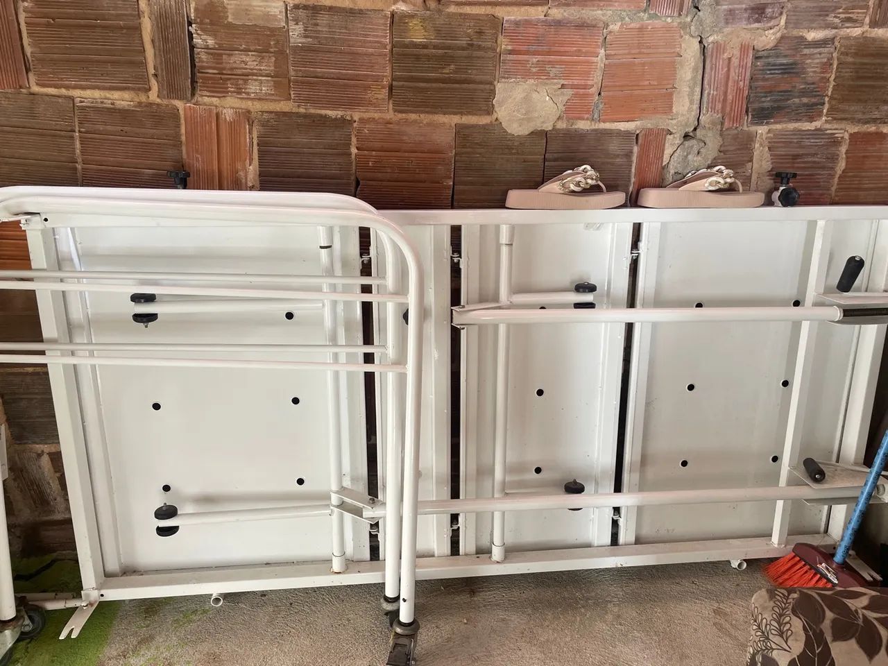 Vendo cama hospitalar  semi nova 