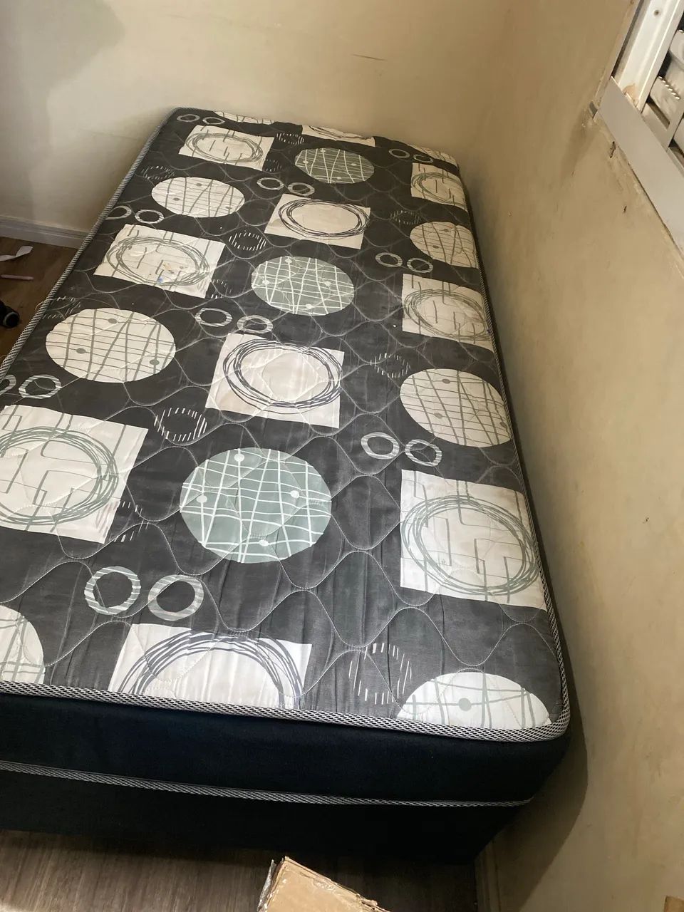 Cama box solteiro embutida 