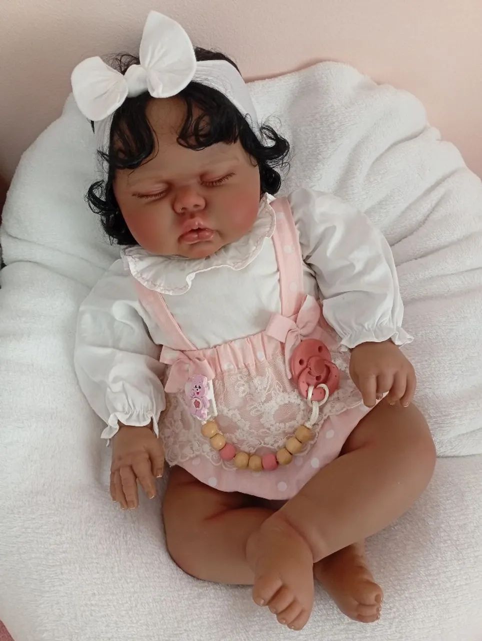  Boneca Bebê Reborn negra Dormindo  - Foto 4