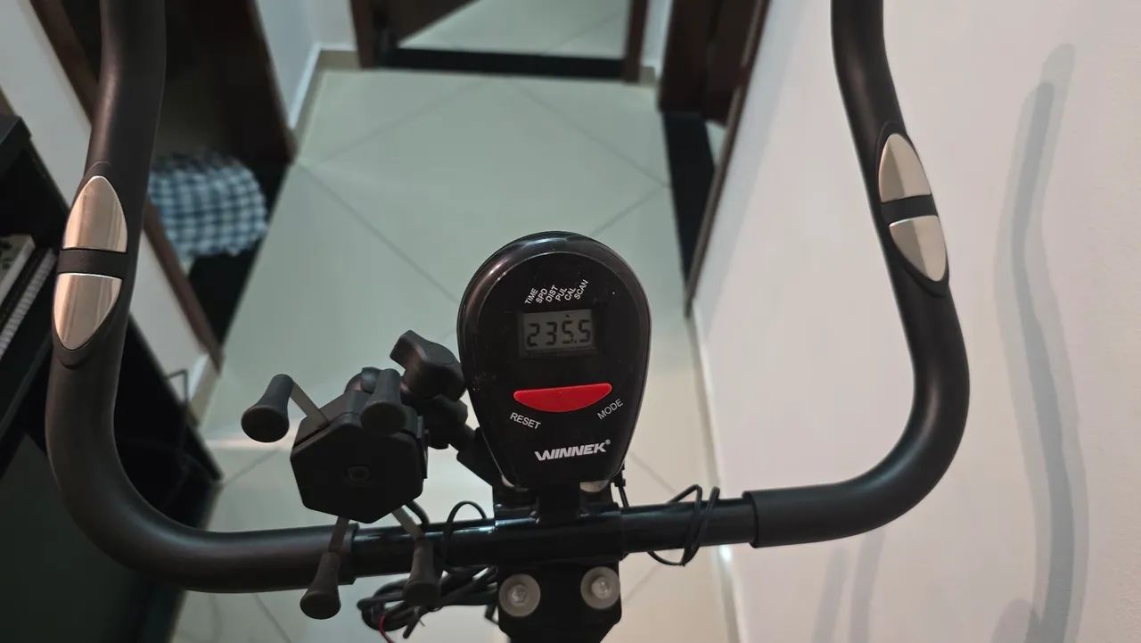 Bicicleta ergométrica - exercícios cardio - Foto 3