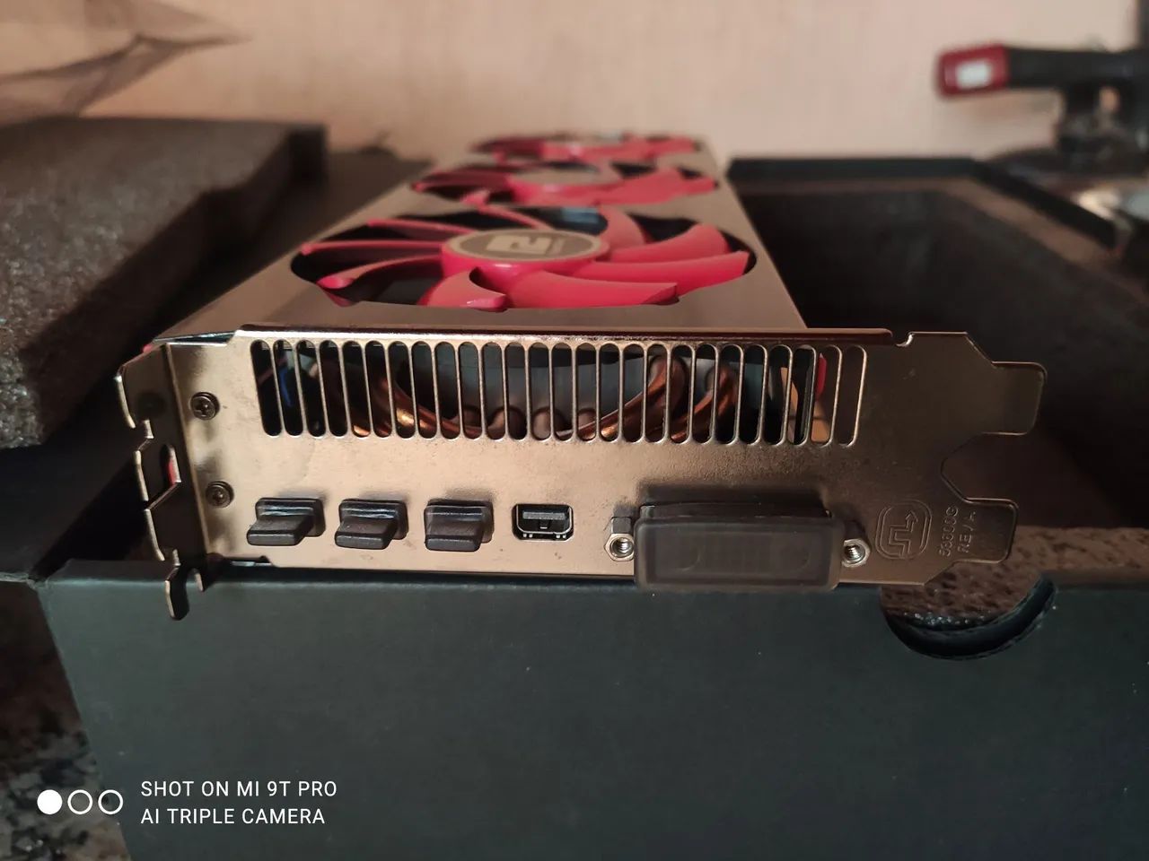 Placa de vídeo Radeon  7990 6gb - Foto 4