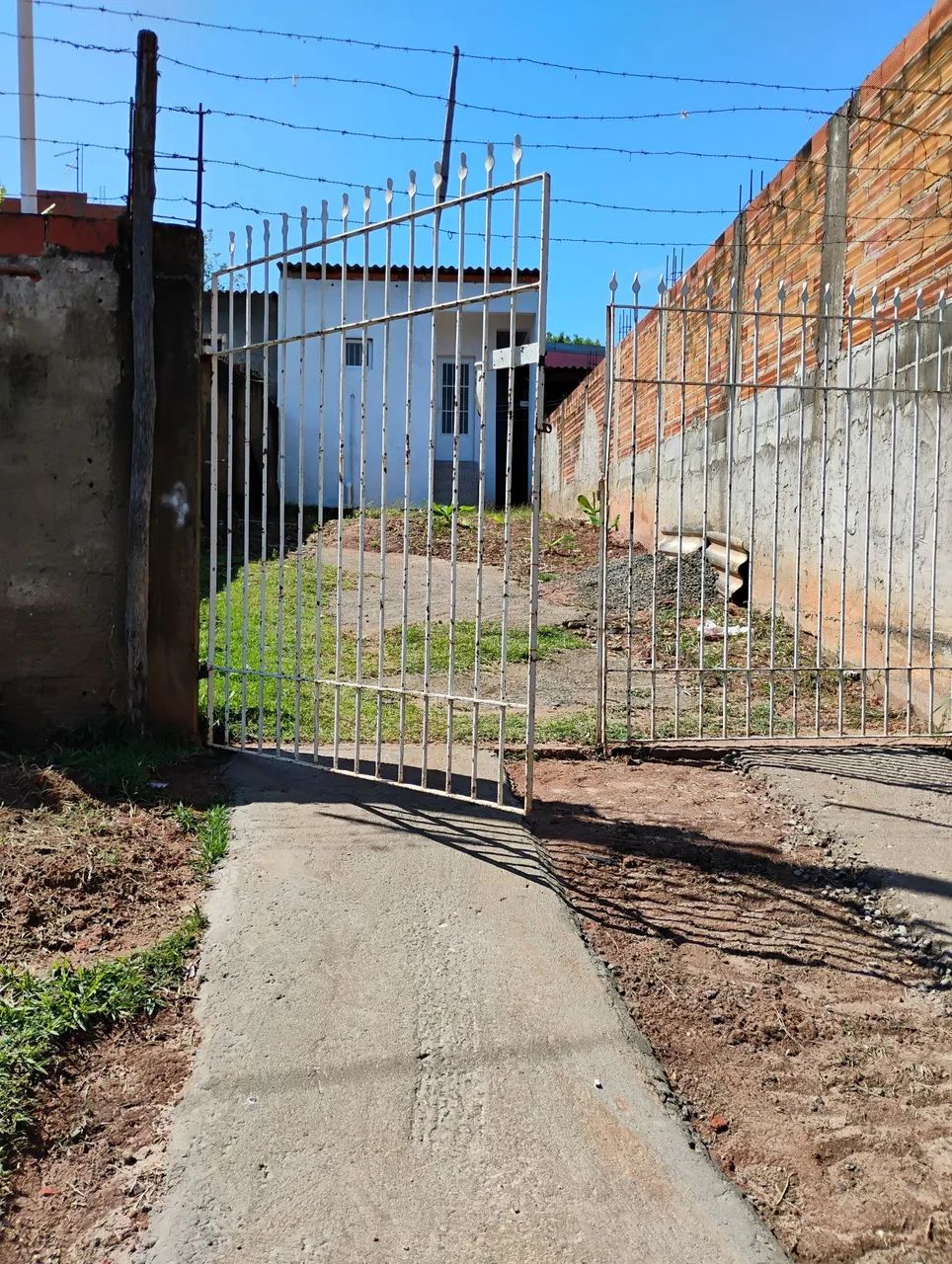 Vende-se uma casa, bem estruturada pra construir em cima  - Foto 3